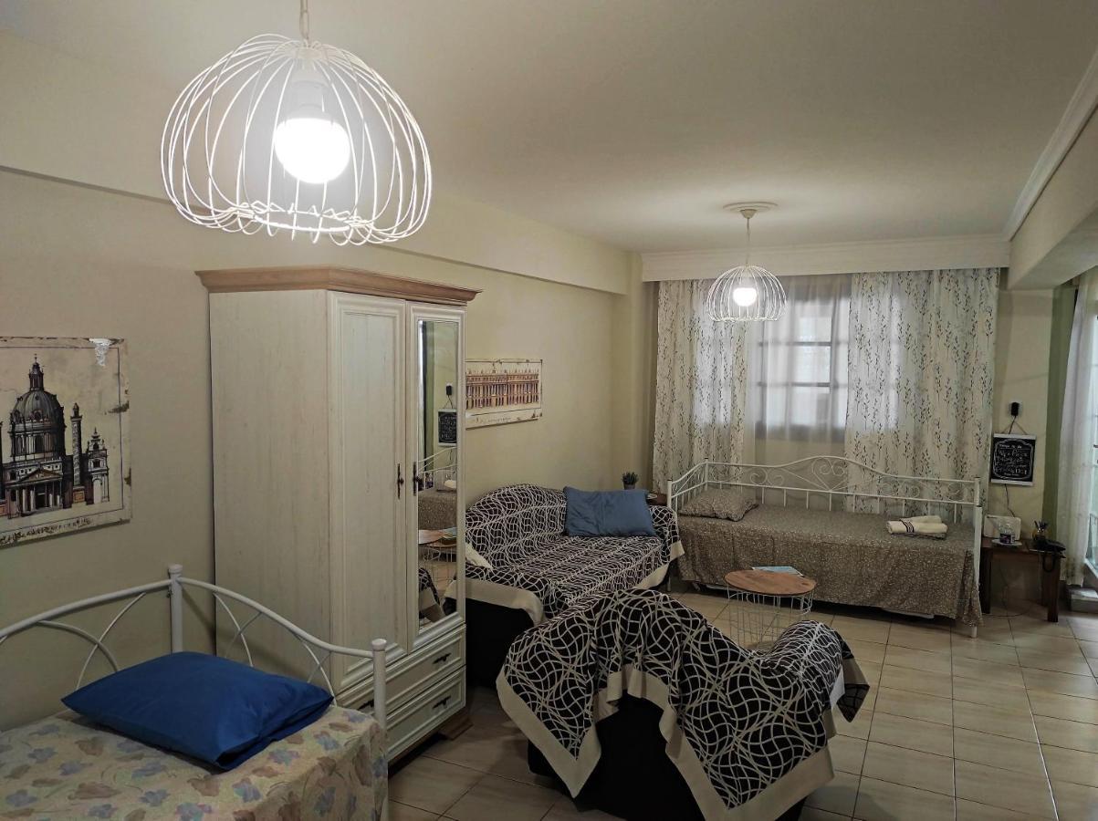 Retro Beach House Néa Péramos Eksteriør billede