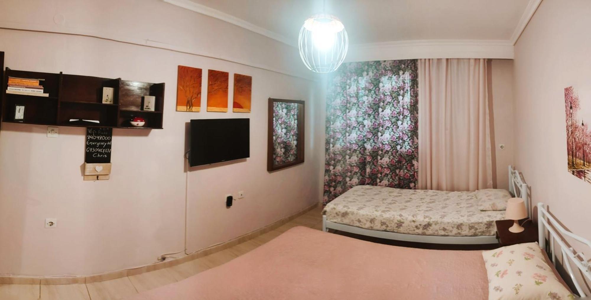 Retro Beach House Néa Péramos Eksteriør billede